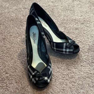 Lela Rose Adorable Black and White Plaid Fabric Peep-Toe Heels Size 8